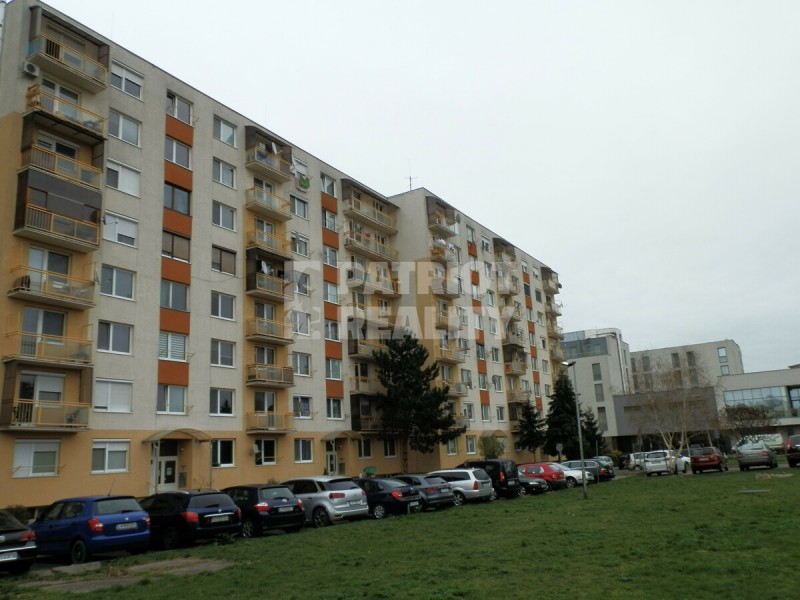 Predaj-3izbový-byt-Levice-centrum3