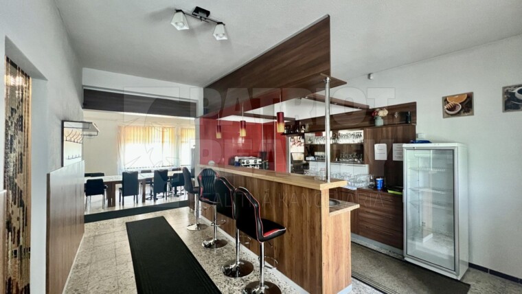 Priestor vhodný pre reštauráciu, bar alebo pizzeriu