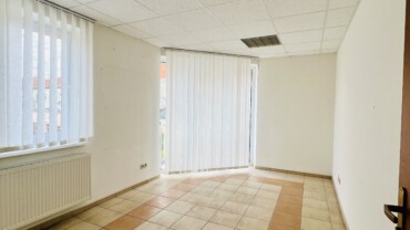 Slnečný priestor pre služby/kanceláriu v cente mesta Levice