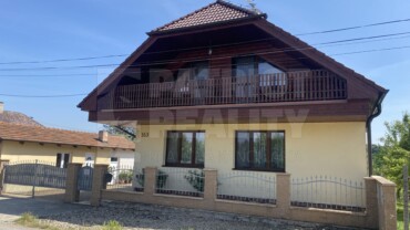 Na predaj štýlový dom s wellnessom v centre Pozby – bývanie aj podnikanie pri Podhájskej.