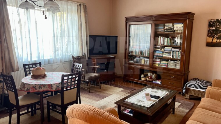 Dvojpodlažný rodinný dom s pivnicou v blízkosti centra mesta Levice