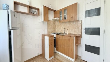 Na prenájom čiastočne zariadený 1 izbový byt s balkónom