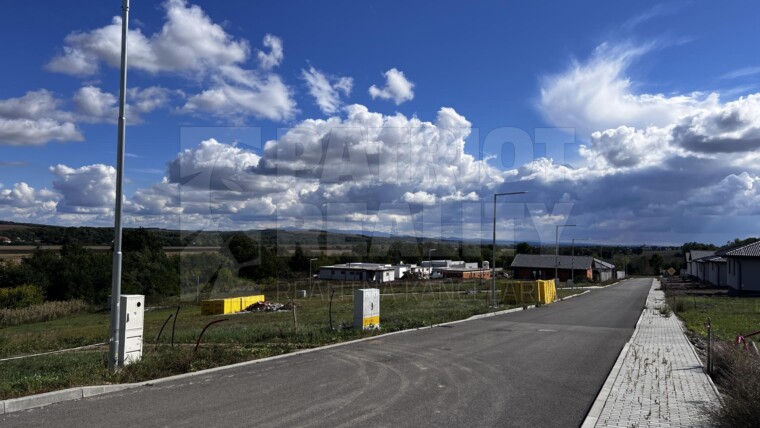 Stavebný pozemok v novovybudovanej lokalite v obci Kalinčiakovo