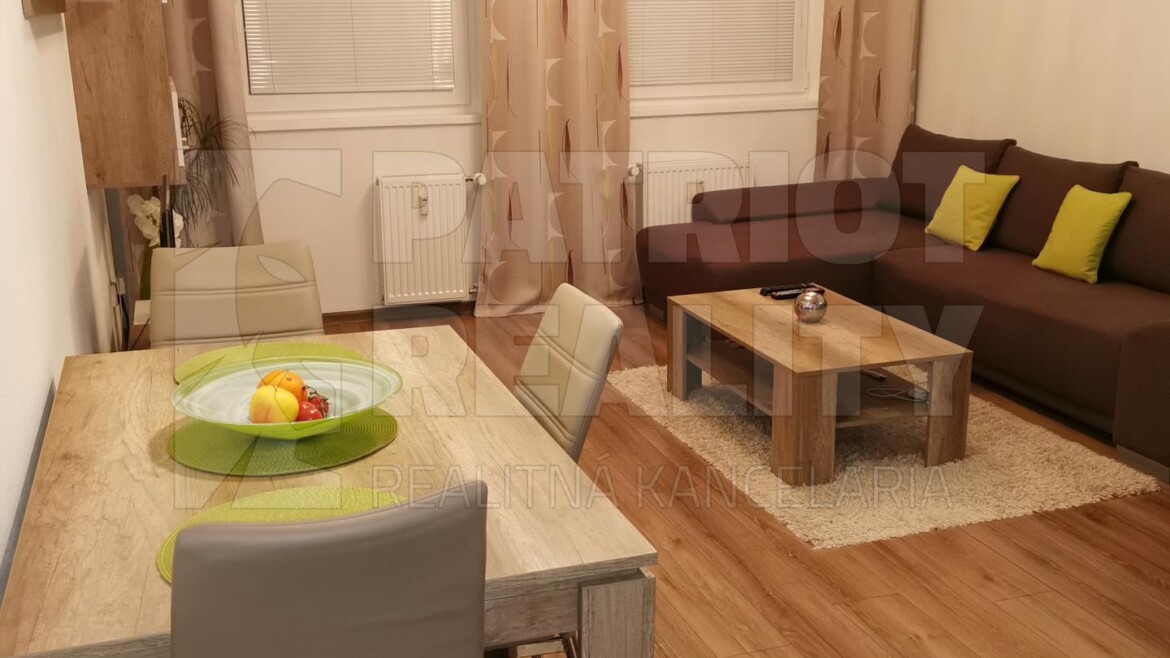 Prenájom 3 izbový byt Levice