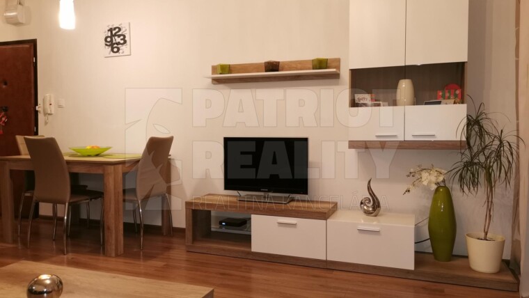 Prenájom 3 izbový byt Levice