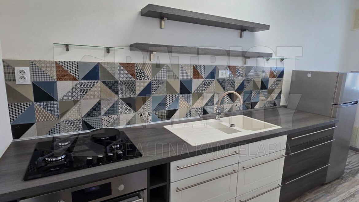 Klimatizovaný 3 izbový byt s lodžiou po kompletnej rekonštrukcii