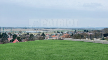 Pozemok s výnimočnou polohou a s krásnymi výhľadmi na mesto Levice