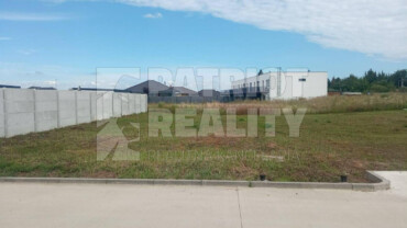 Stavebný pozemok v intraviláne Levíc – ideálne miesto pre váš nový domov