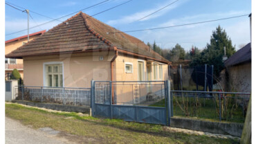 Vidiecky dom vhodný aj ako chalupa na predaj – Levice, Čankov