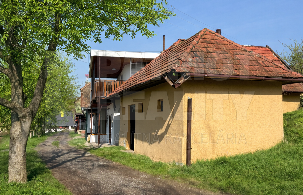 Pivničný dom v malebnej vinárskej oblasti – Hokovce