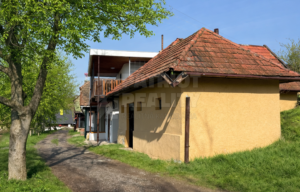 Pivničný dom v malebnej vinárskej oblasti – Hokovce