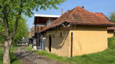 Pivničný dom v malebnej vinárskej oblasti – Hokovce