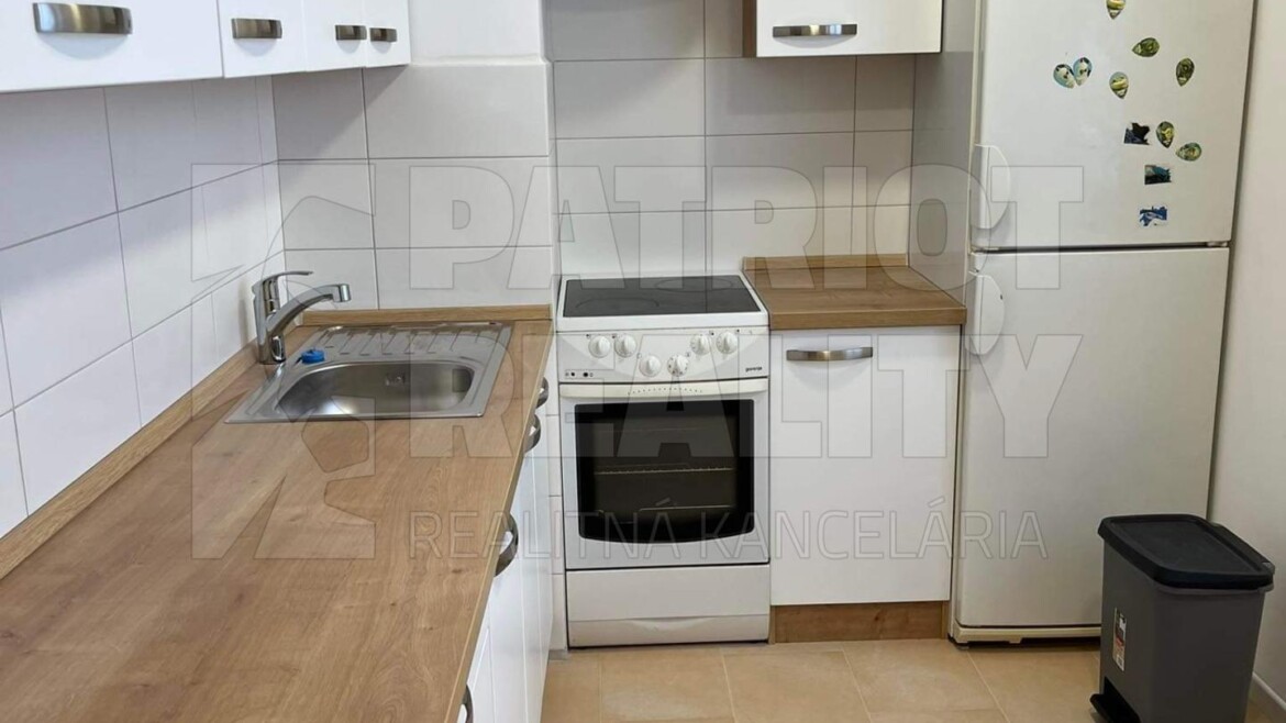 Prenájom 2 izbový byt , Banská Štiavnica