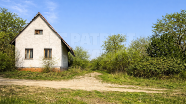 Viničný dom s pivnicou na krásnom pozemku s panoramatickým výhľadom