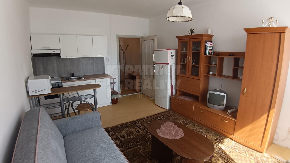 Prenájom garsónka ,Perecká ul., Levice , 24 m2