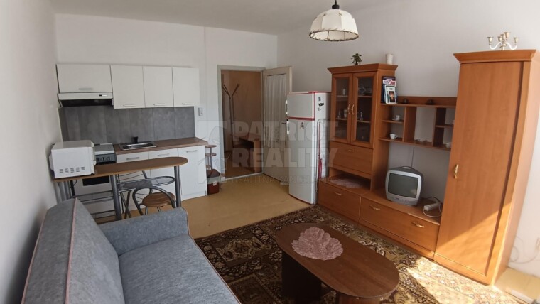 Prenájom garsónka ,Perecká ul., Levice , 24 m2