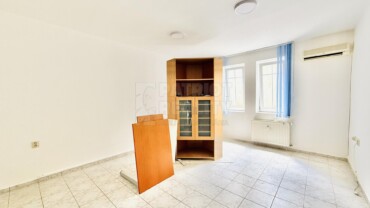 Klimatizovaný priestor v centre mesta vhodný pre služby