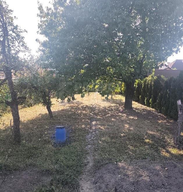 Pozemok na predaj v širšom centre mesta.
